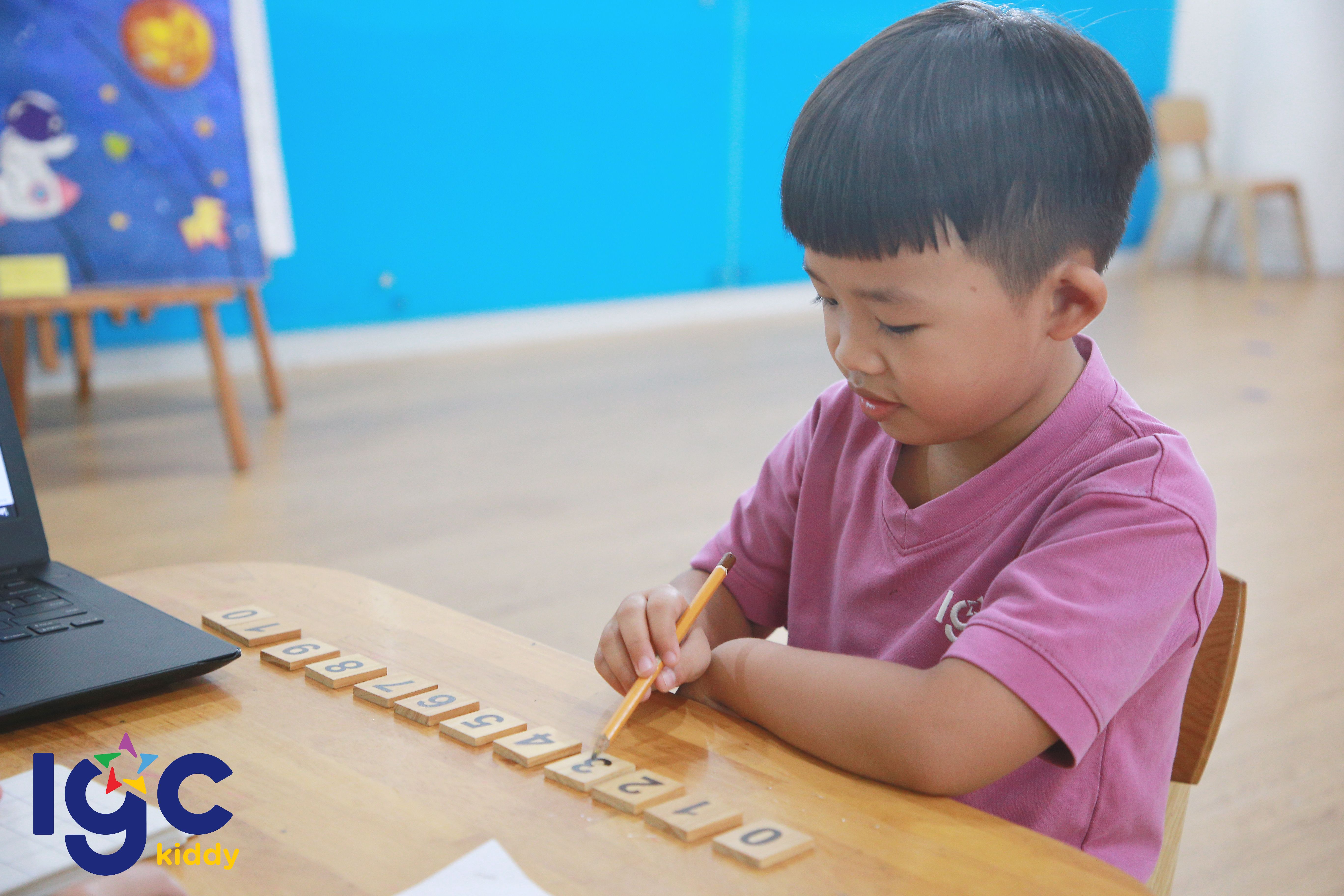 ĐÁNH GIÁ NĂNG LỰC CHỮ VÀ SỐ CHO BÉ KHỐI WHALE