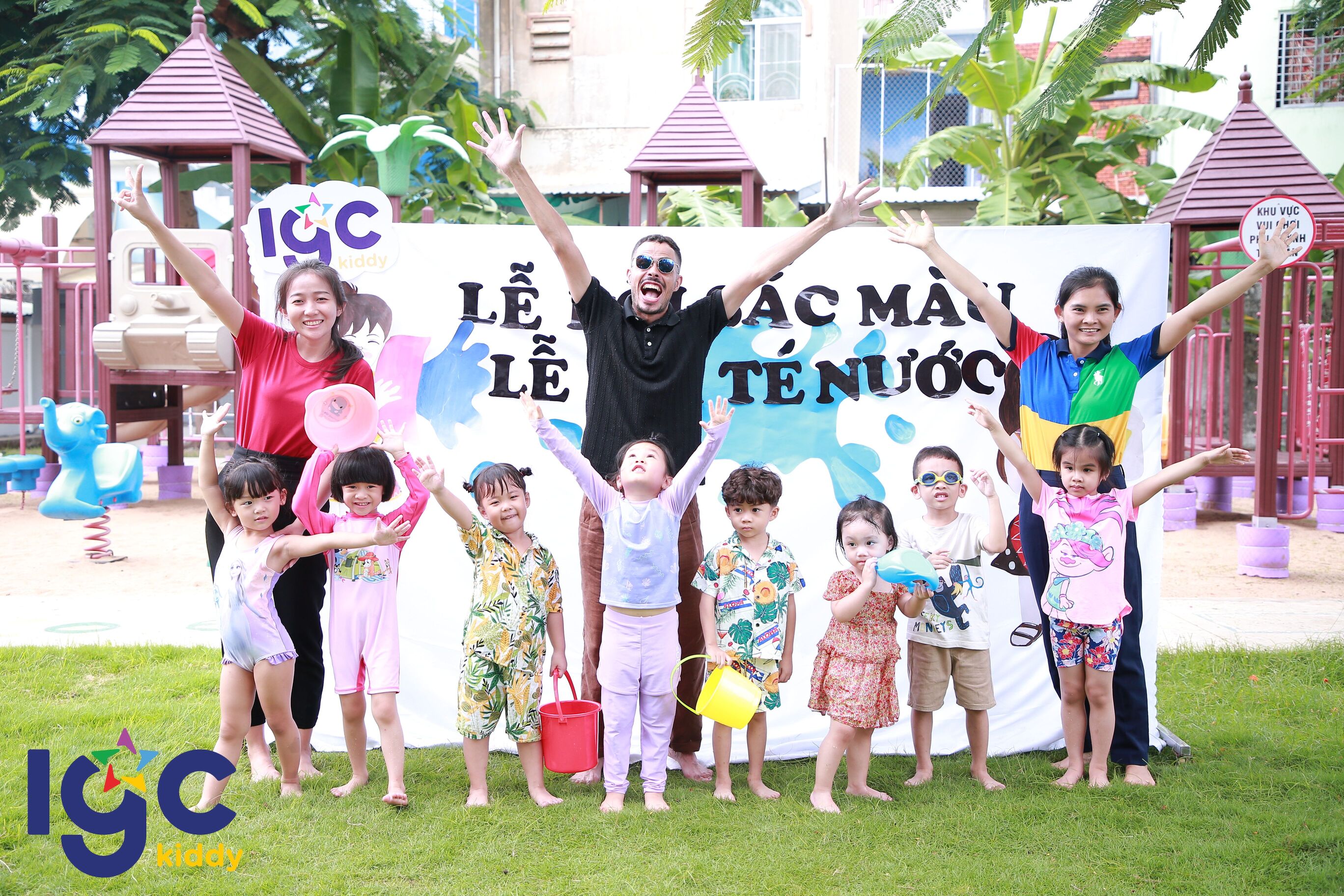 LỄ HỘI SẮC MÀU VÀ LỄ HỘI TÉ NƯỚC