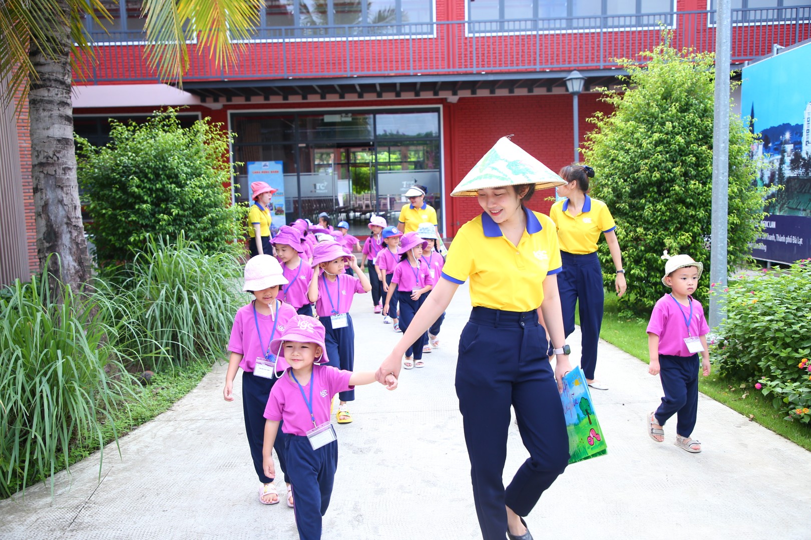 MÙA HÈ RỰC RỠ – TRẢI NGHIỆM TUYỆT VỜI CÙNG BẠN NHỎ IGC