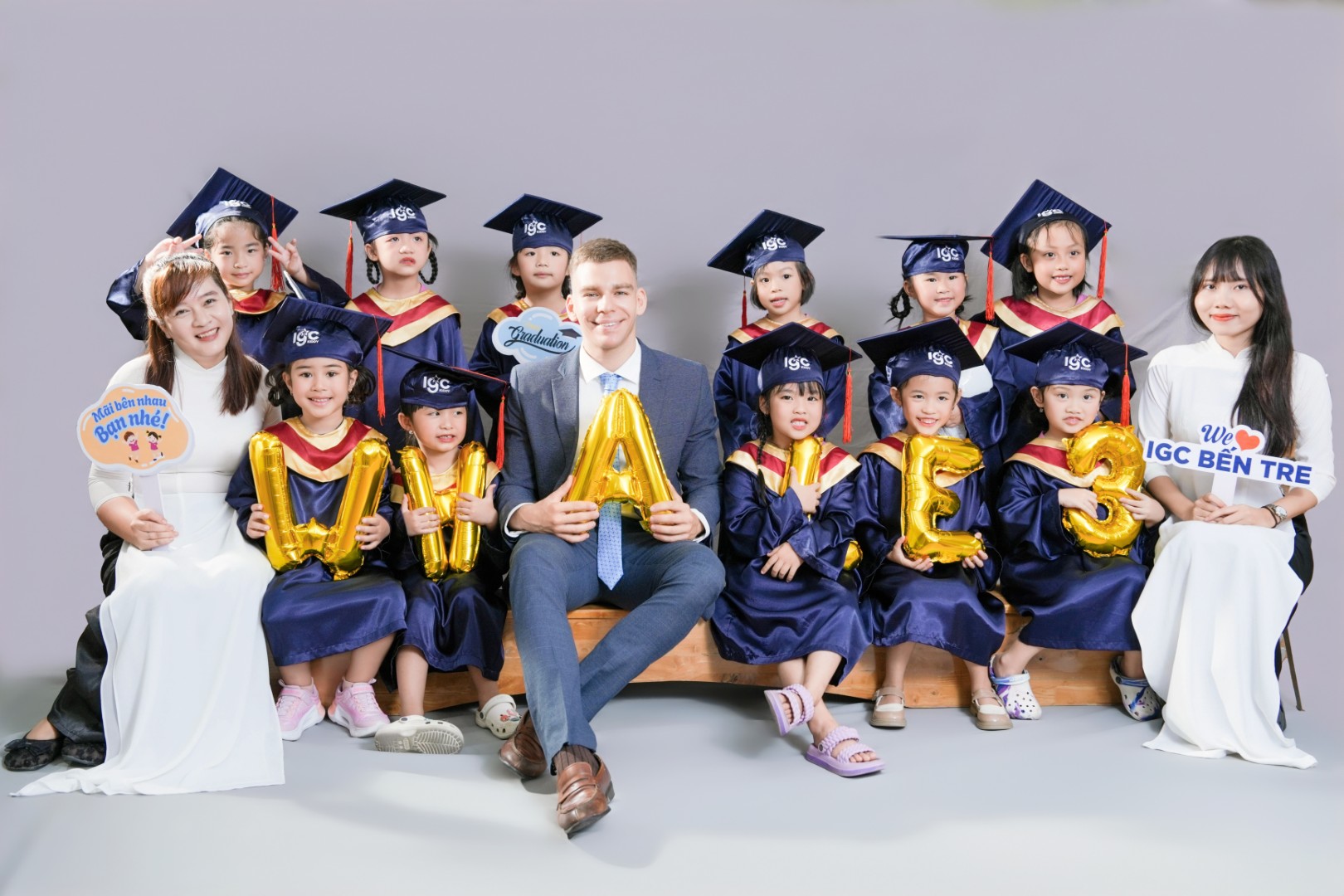 NHỮNG EM BÉ HẠNH PHÚC SẴN SÀNG VƯƠN KHƠI