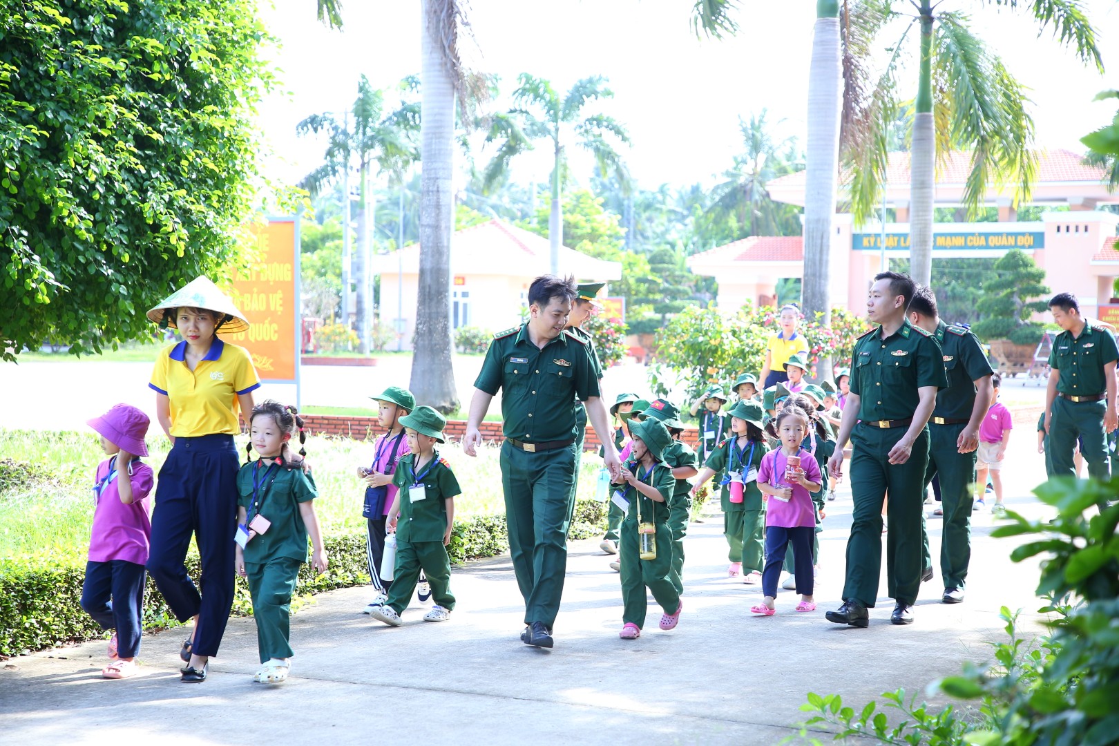 HÀNH TRÌNH "CHIẾN SĨ TÝ HON" – KHI NHỮNG EM BÉ TRƯỞNG THÀNH TỪ DOANH TRẠI