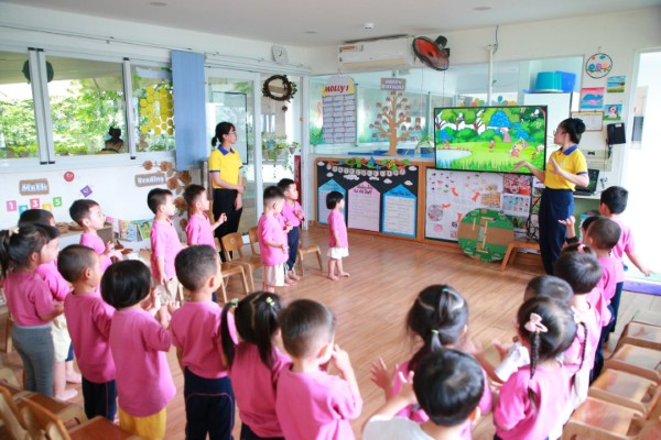 PHỤ HUYNH NGHĨ GÌ KHI TRẢI NGHIỆM MỘT NGÀY LÀM GIÁO VIÊN MẦM NON???