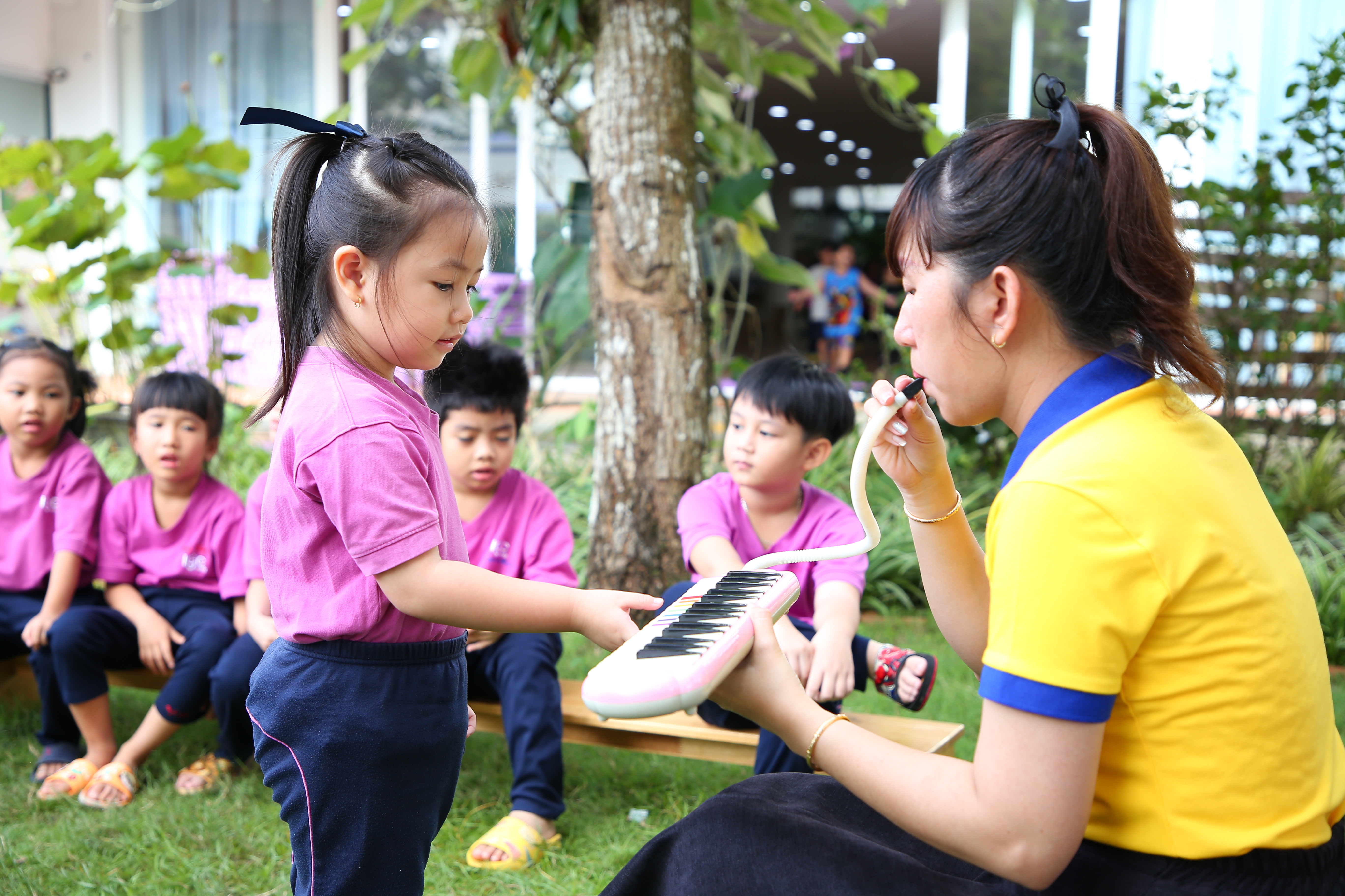 NHỮNG GIAI ĐIỆU VUI NHỘN