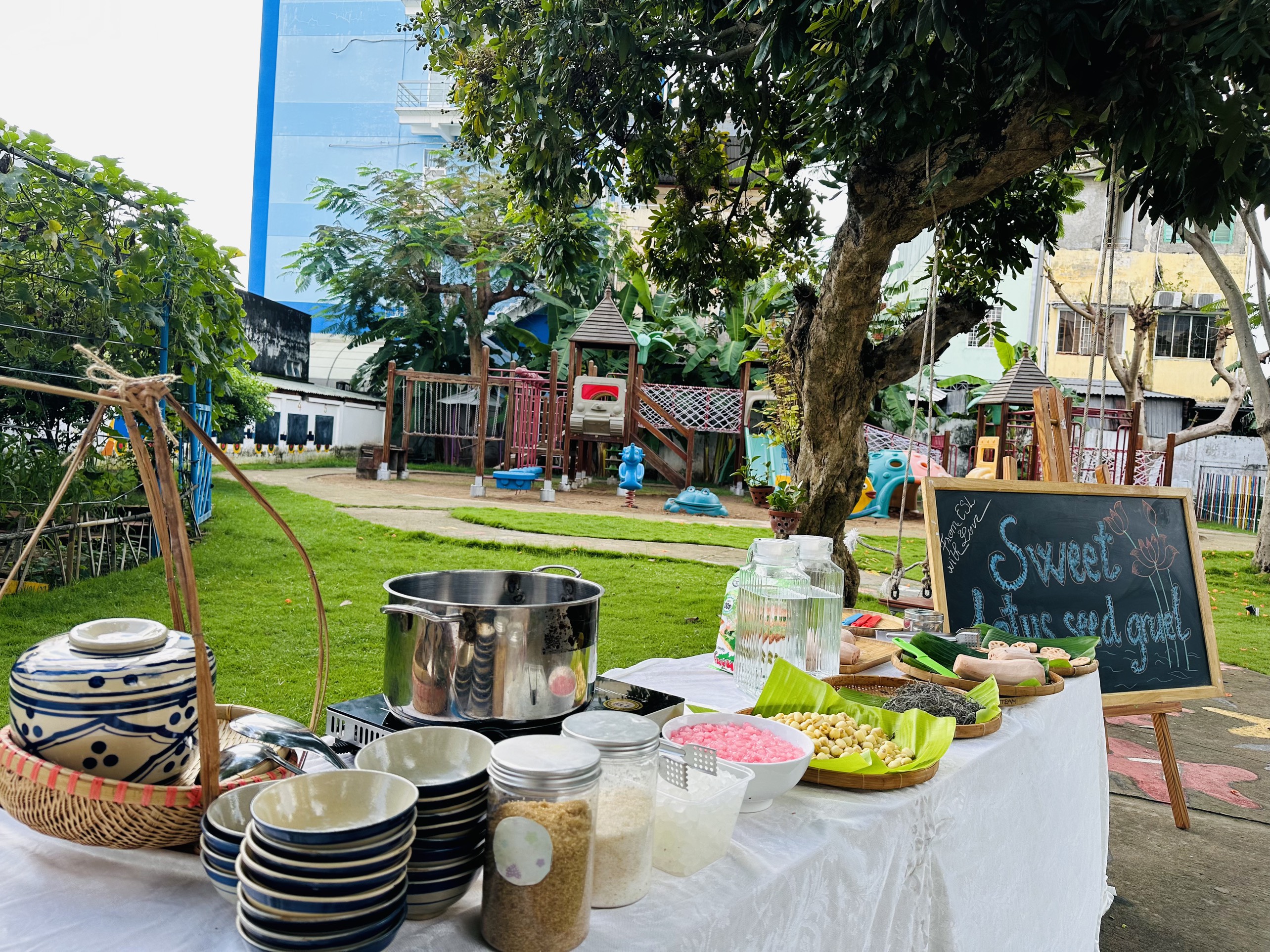 CHÈ HẠT SEN THANH MÁT - BỪNG TỈNH VỊ GIÁC NGÀY HÈ