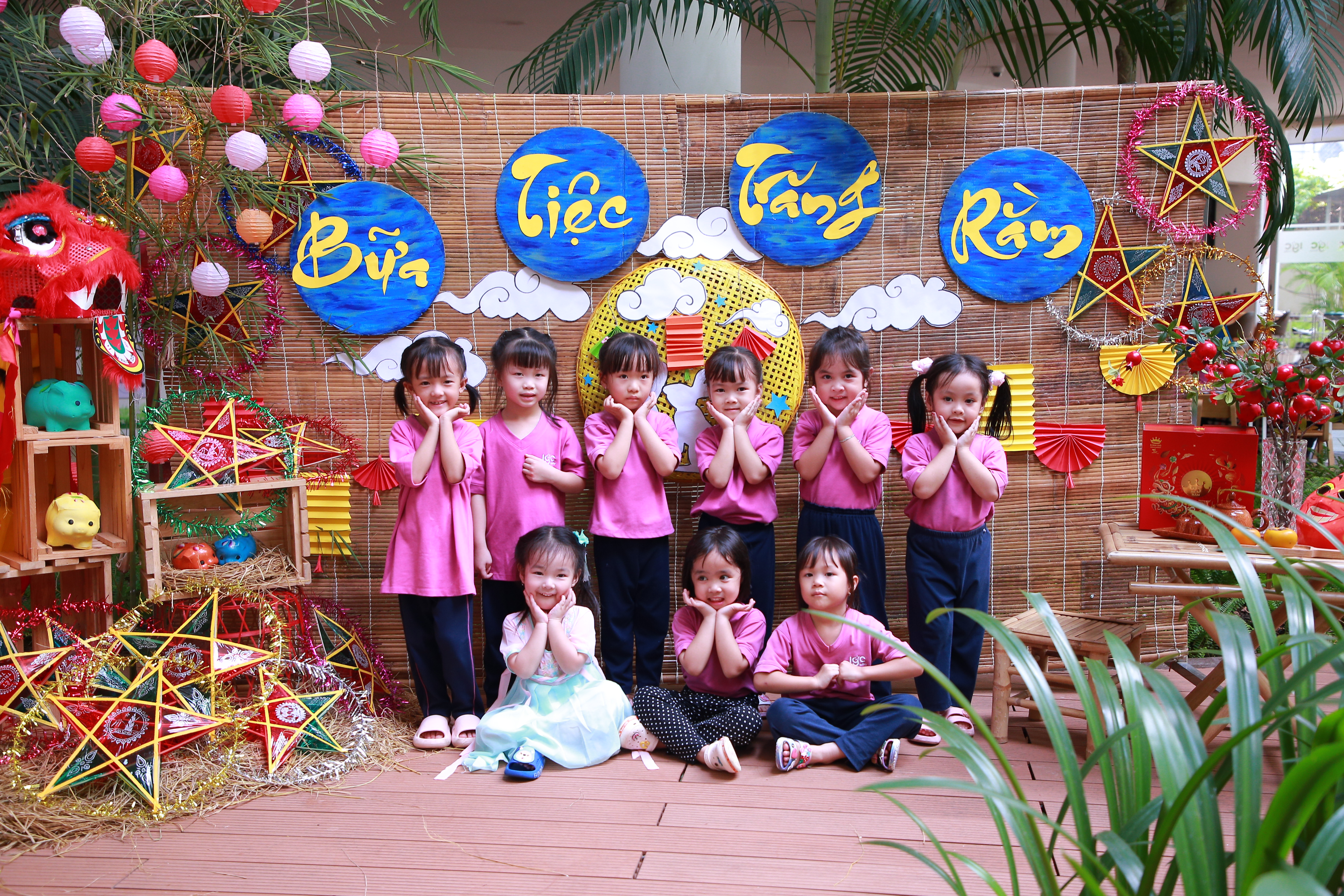 BỮA TIỆC TRĂNG RẰM