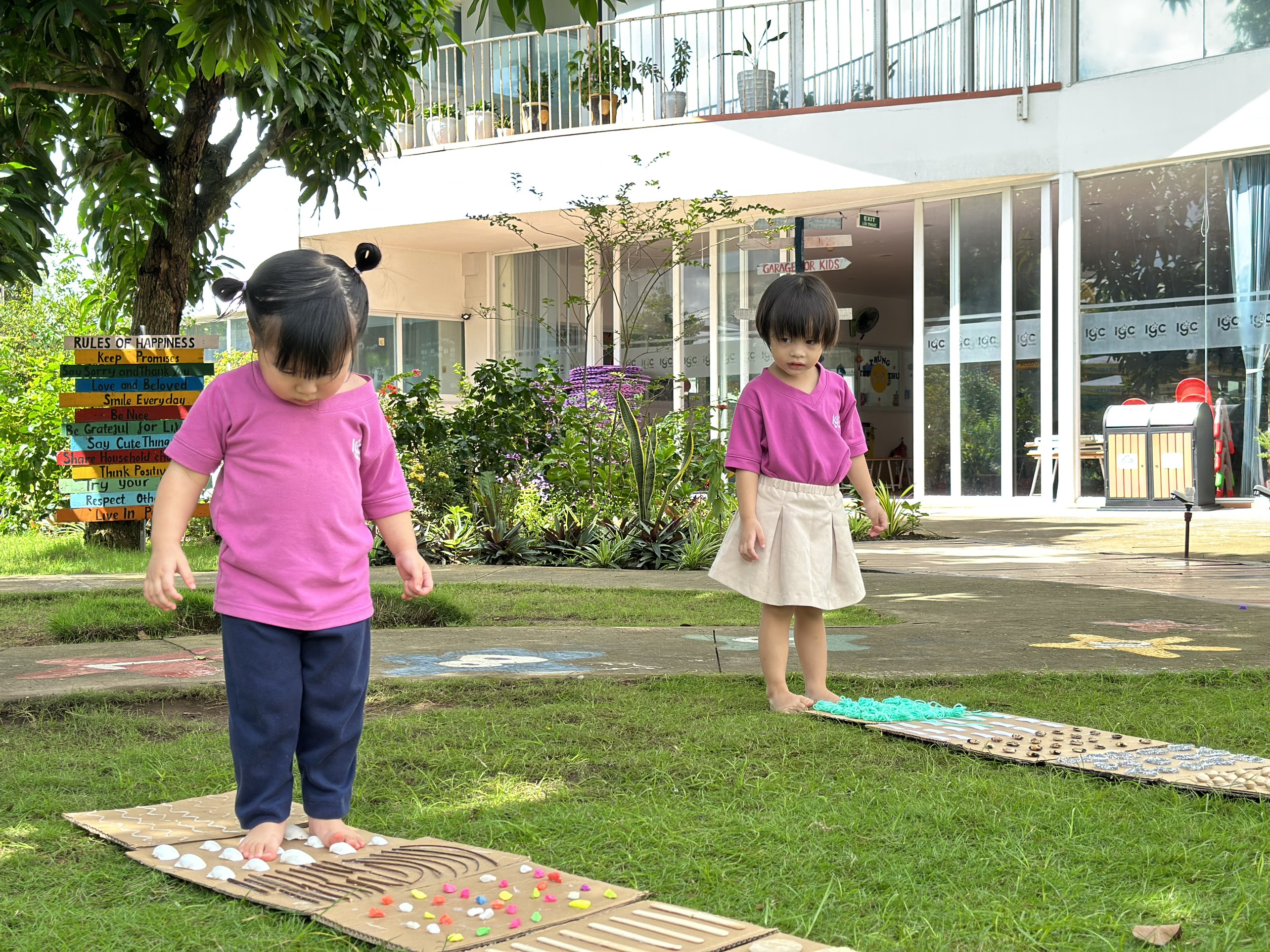 BƯỚC CHÂN CẢM GIÁC