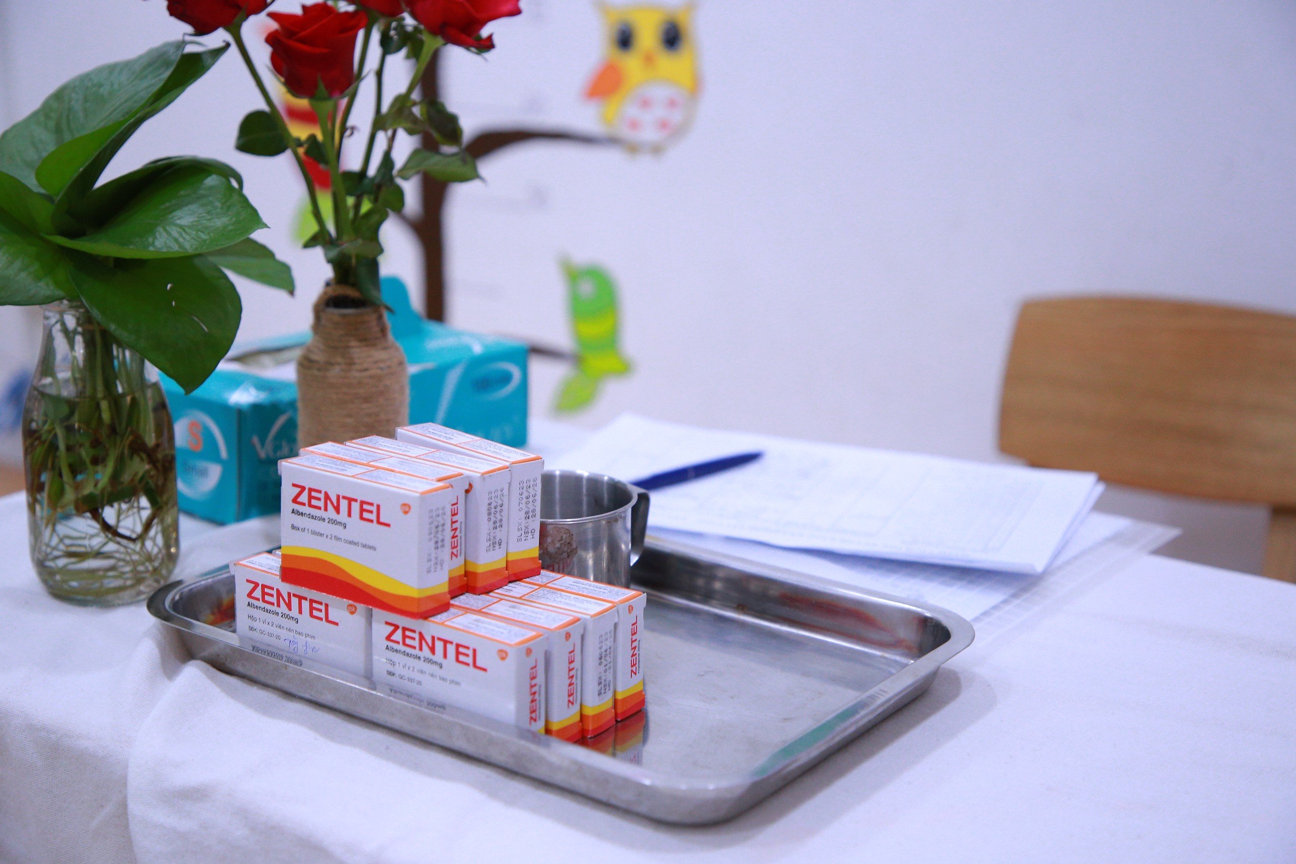 TỔ CHỨC CHO TRẺ UỐNG THUỐC TẨY GIUN TẠI TRƯỜNG LẦN 01 - NĂM HỌC 2023-2024